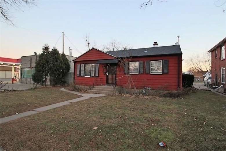 2417 W Roosevelt Dr Milwaukee, WI 53209 by Century 21 Affiliated $74,900