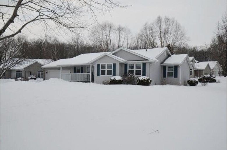 1109 Mohawk Ct, Fort Atkinson, WI by Tincher Realty $269,900