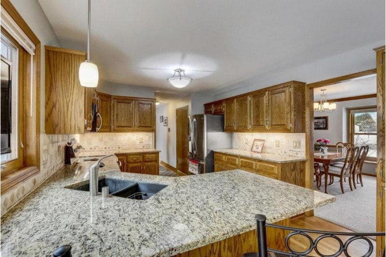 806 Glen Ridge Ct Waukesha, WI 53188 by First Weber Real Estate $415,000
