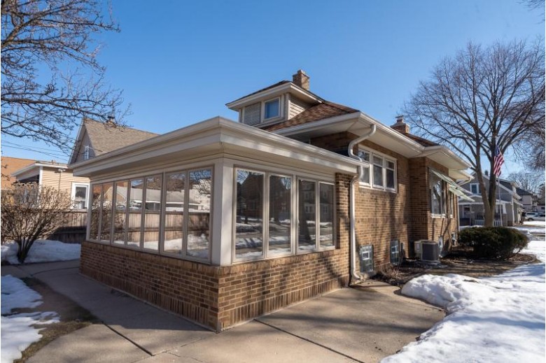 1467 S 80th St West Allis, WI 53214 by Cream City Real Estate Co $209,900