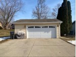 1119 Cherrywood Dr Waukesha, WI 53188 by Lake Country Flat Fee $274,900