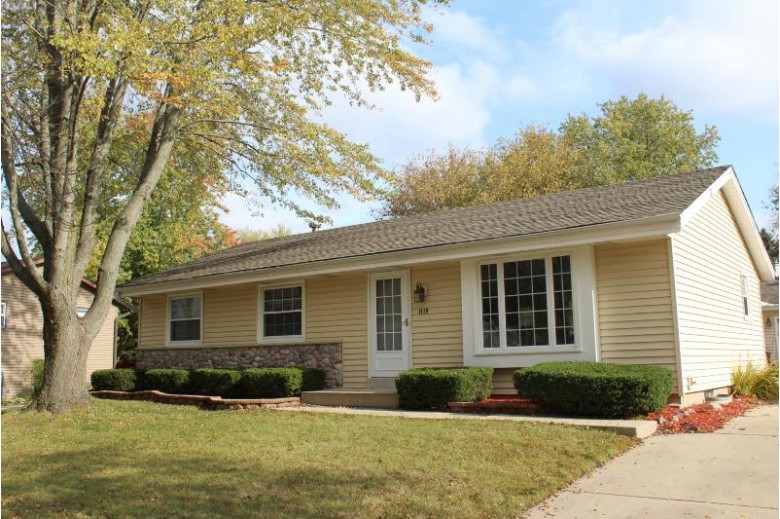 1119 Cherrywood Dr Waukesha, WI 53188 by Lake Country Flat Fee $274,900