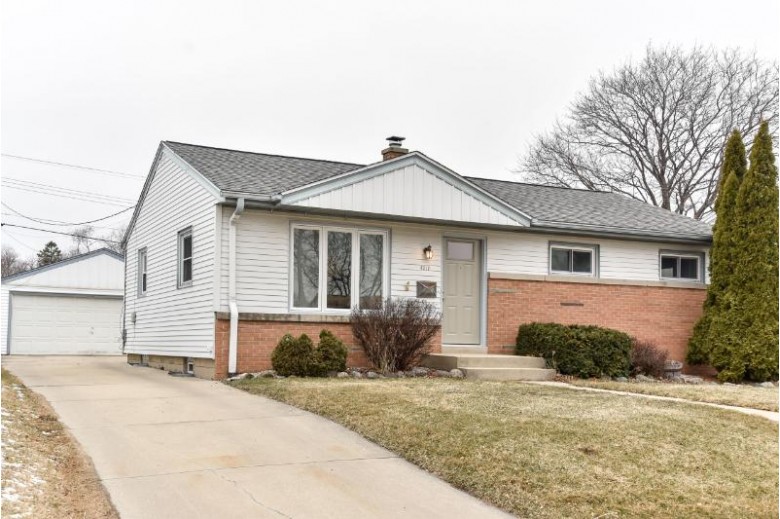 4017 S 54th St, Milwaukee, WI by Shorewest Realtors - South Metro $184,000