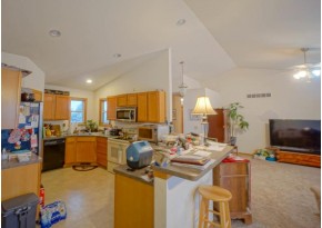 W1422 Valley View Ct