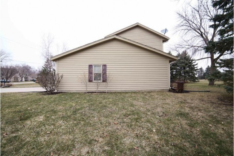 8480 S 68th St, Franklin, WI by Romans Realty, Llc $444,900