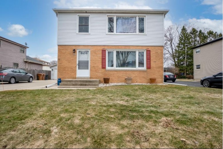 607 Columbia Ave South Milwaukee, WI 53172-3927 by The Stefaniak Group, Llc $259,900