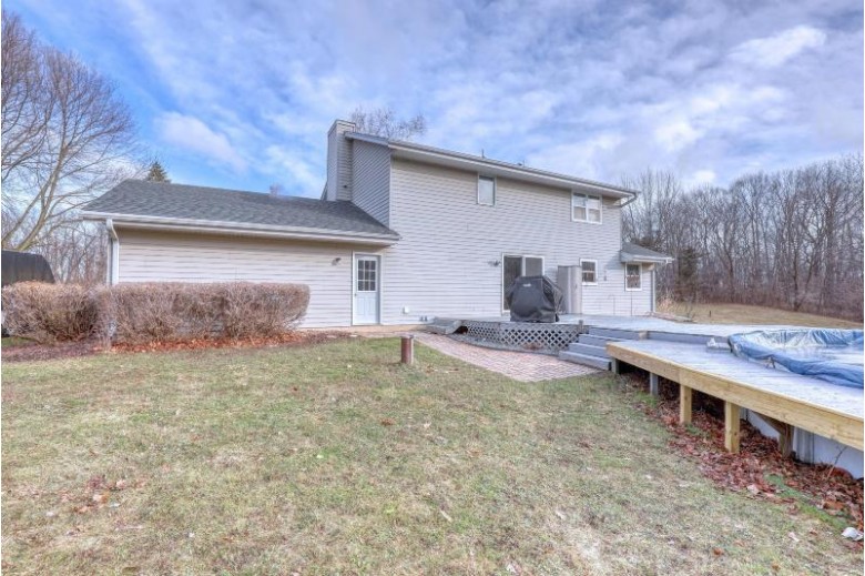 W308N5584 Windrise Cir, Hartland, WI by Exit Realty Results $429,000