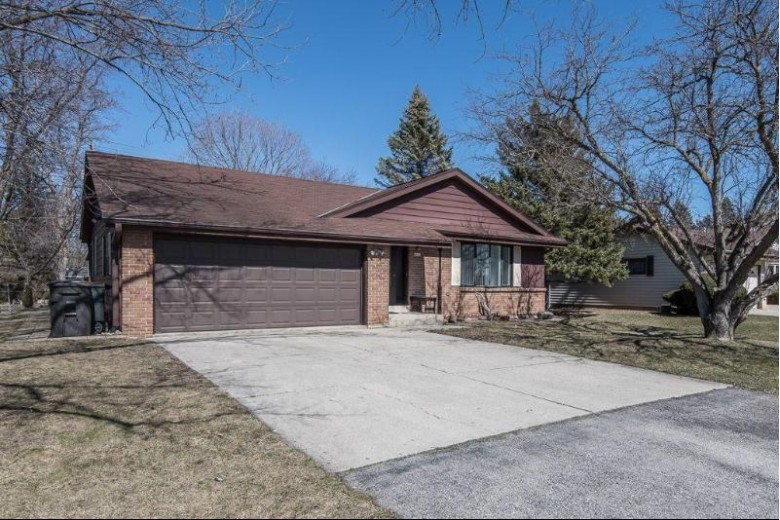 9630 W Cold Spring Rd Greenfield, WI 53228-2718 by Benefit Realty $239,000