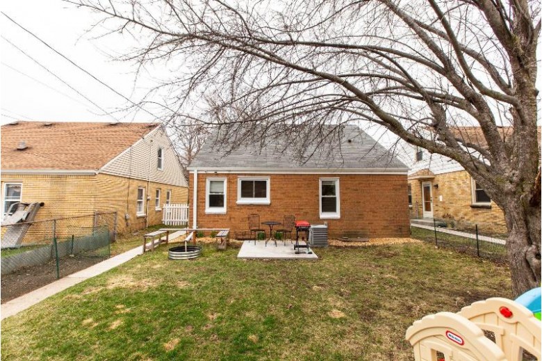 3240 N 80th St Milwaukee, WI 53222-3804 by First Weber Real Estate $199,900