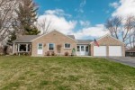 14200 W Overland Trl New Berlin, WI 53151 by Re/Max Realty Pros~brookfield $324,500