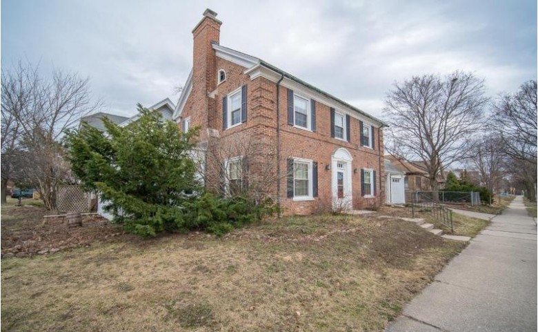 2160 N 60th St, Milwaukee, WI by Re/Max Realty Pros~milwaukee $214,500