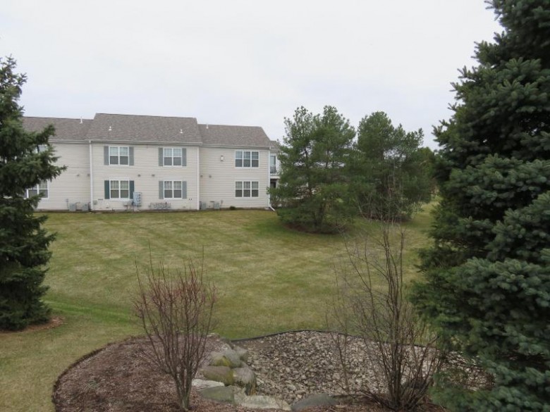 539 Fairview Cir B Waterford, WI 53185-2874 by Re/Max Realty Pros~brookfield $269,900