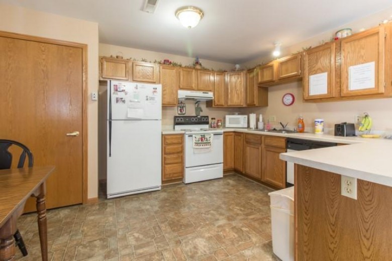 711 Badger Ct -717 Fort Atkinson, WI 53538-3106 by Century 21 Affiliated- Jc $474,500