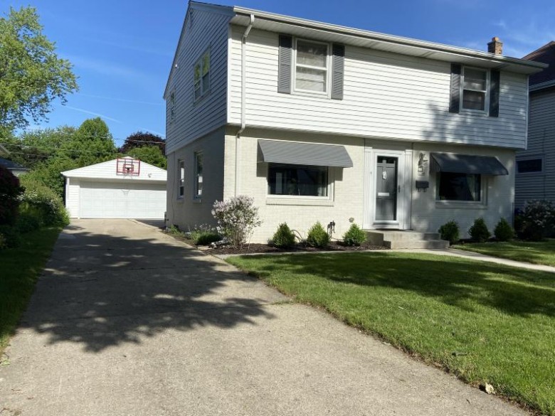 5549 N Lydell Ave Glendale, WI 53217-5042 by The Rosemont Group Brokerage $324,900