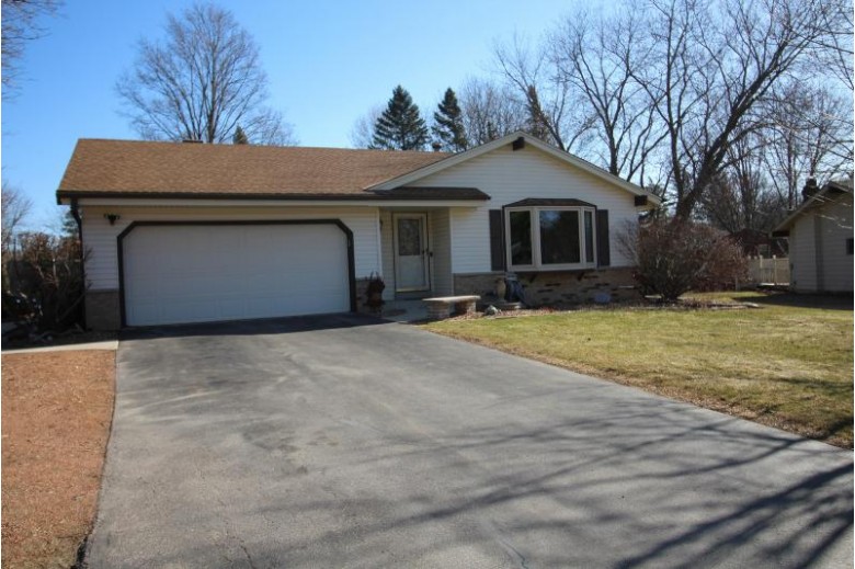 N81W14108 Titan Ct Menomonee Falls, WI 53051-3911 by Coldwell Banker Homesale Realty - Wauwatosa $289,900