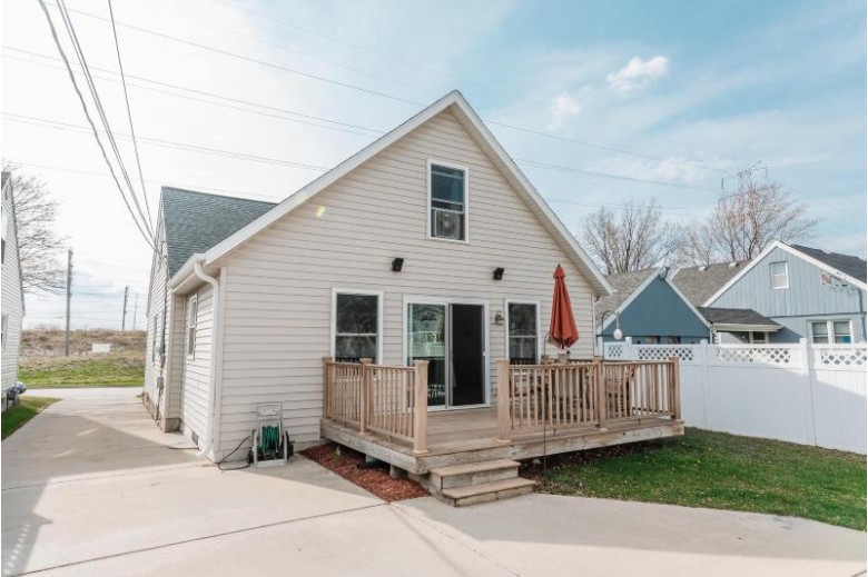 2412 S 100th St West Allis, WI 53227 by Real Broker Llc $299,900