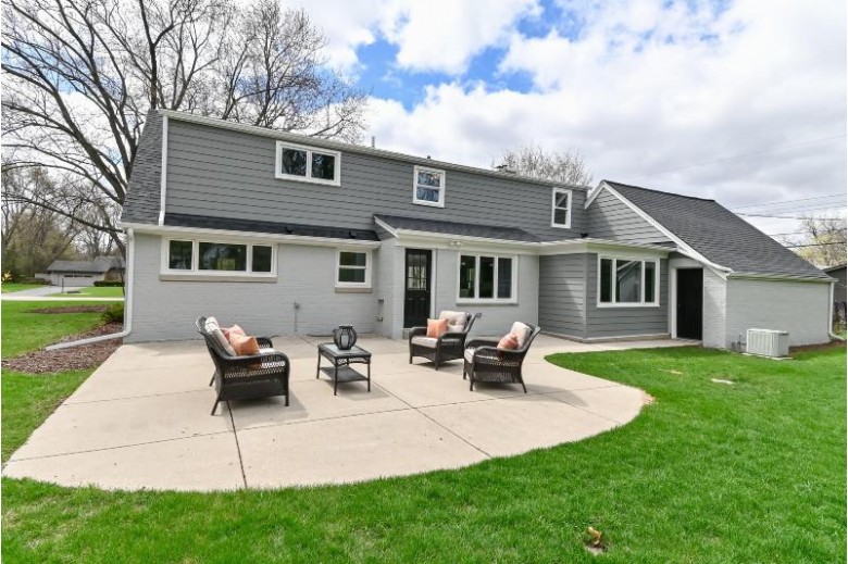 12700 Wrayburn Rd, Elm Grove, WI by Re/Max Realty Pros~milwaukee $575,000