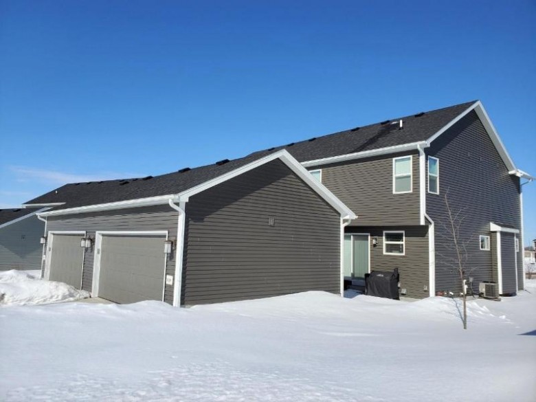 639 E Chapel Royal Dr Verona, WI 53593 by First Weber Real Estate $307,000