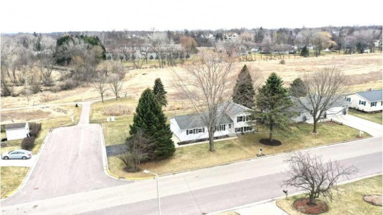 801 Acker Pky DeForest, WI 53532 by Brad Bret Real Estate $284,900