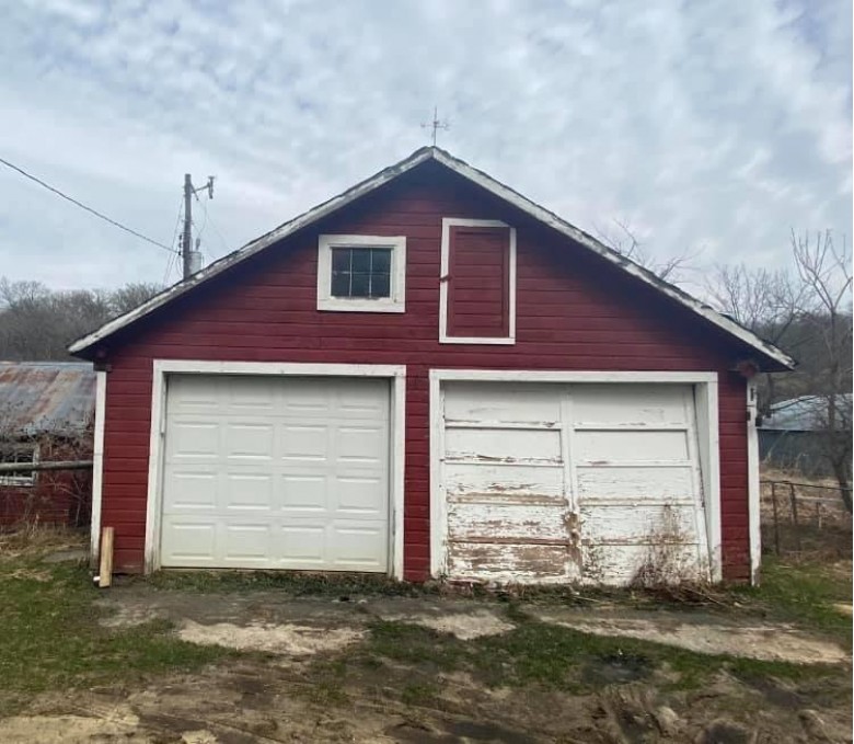 3238 Spring Valley Rd Dodgeville, WI 53533 by First Weber Real Estate $350,000