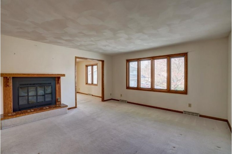 25 Stacy Ln Madison, WI 53716 by First Weber Real Estate $314,400
