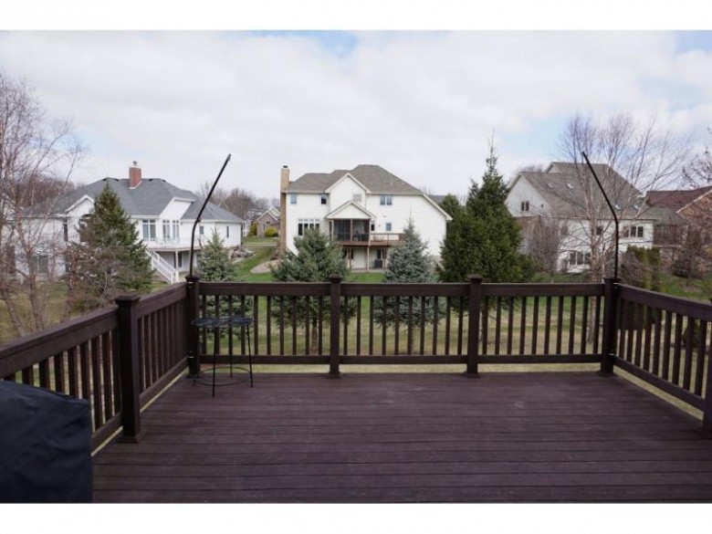 1207 Dartmouth Dr Waunakee, WI 53597 by Madcityhomes.com $514,900