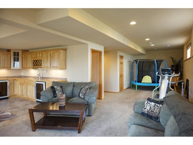 1207 Dartmouth Dr Waunakee, WI 53597 by Madcityhomes.com $514,900