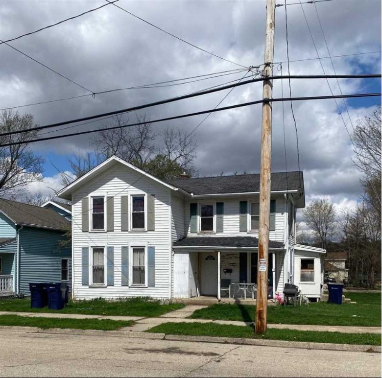271 S Franklin St Janesville, WI 53548 by Realty Executives Premier $99,900
