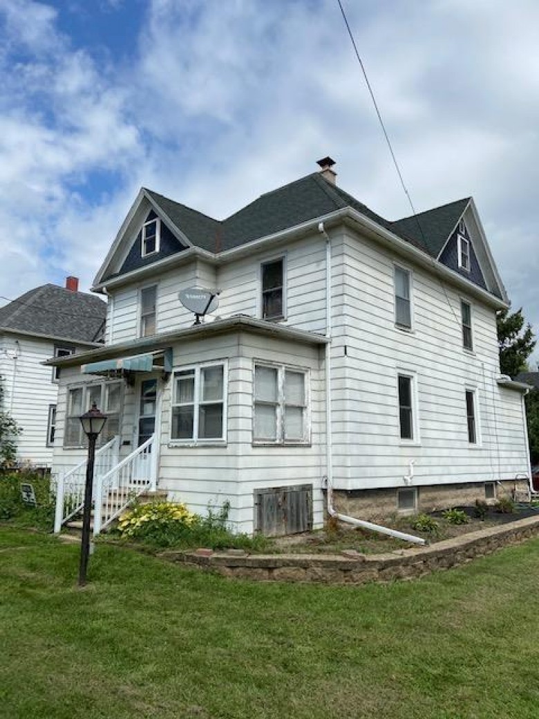 503 N University Ave Beaver Dam, WI 53916 by Sold By Realtor $112,000