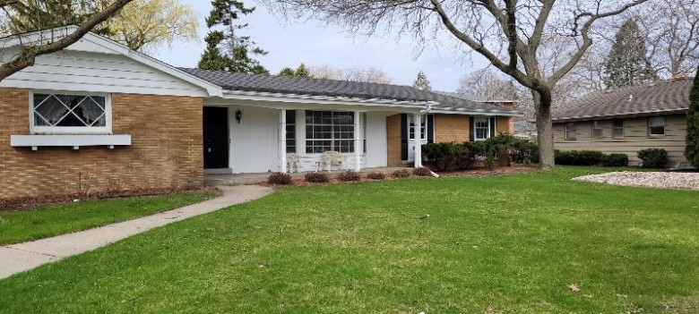 3782 North Bay Dr, Racine, WI by Lannon Stone Realty Llc $259,000