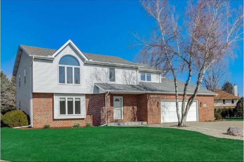 760 Marquette Ct Hartland, WI 53029-1176 by First Weber Real Estate $439,900