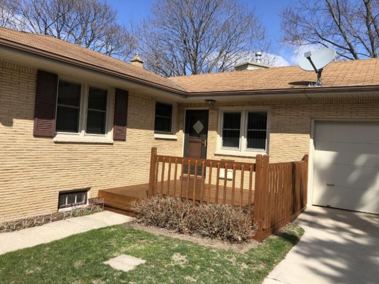 4600 W Fountain Ave, Milwaukee, WI by First Weber Real Estate $160,000