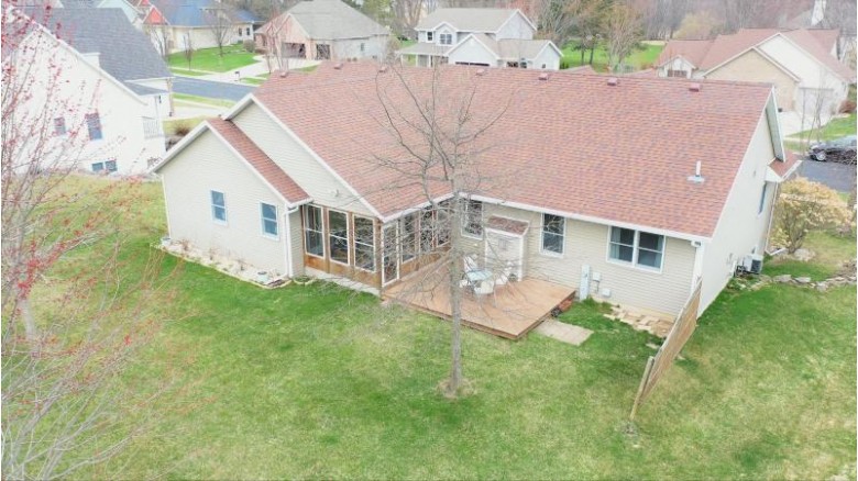 809 Chickadee Dr Cambridge, WI 53523-9275 by Century 21 Affiliated- Jc $399,500