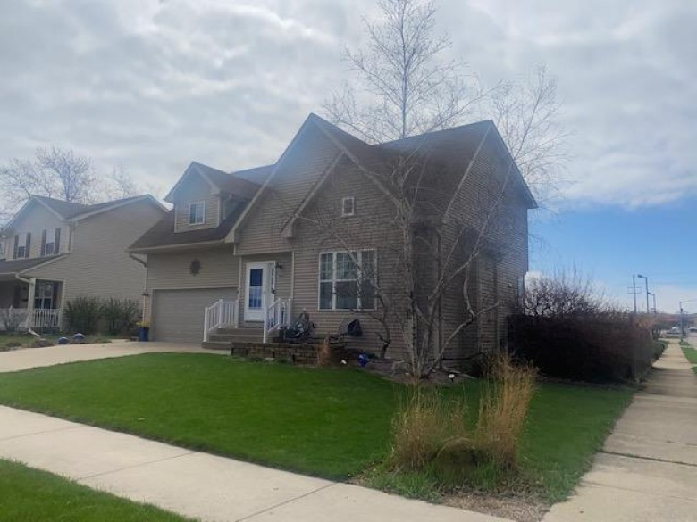 5231 Lindermann Ave Racine, WI 53406-4234 by Berkshire Hathaway Homeservices Metro Realty $289,900
