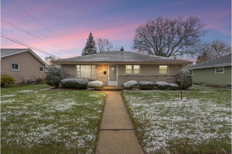 7721 W Verona Ct, Milwaukee, WI by First Weber Real Estate $214,900