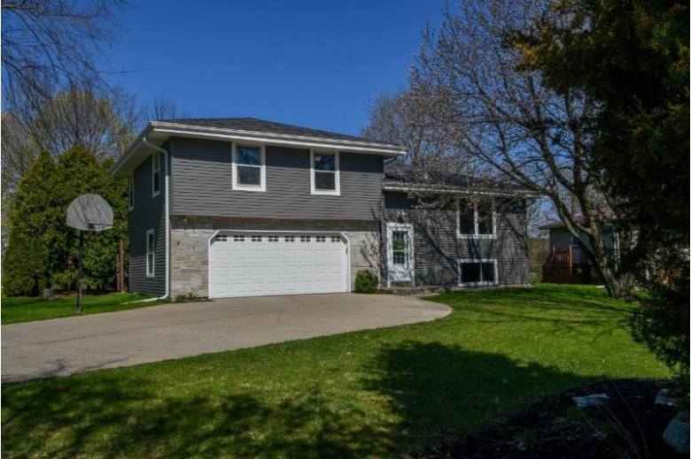 273 Meadowside Ct Pewaukee, WI 53072-2415 by Shorewest Realtors, Inc. $339,900