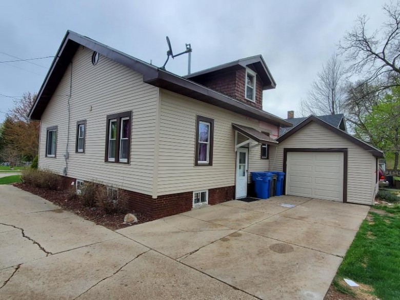 1417 E Main St Watertown, WI 53094-4031 by Re/Max Realty Center $169,900