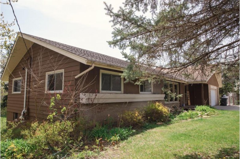 324 Huntington Rd Delafield, WI 53018-1727 by First Weber Real Estate $334,900
