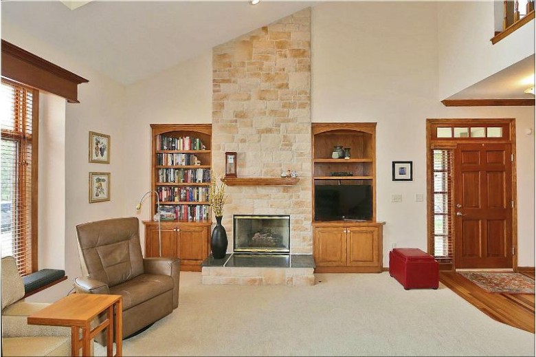 3414 Turnberry Oak Dr, Waukesha, WI by Re/Max Newport Elite $415,000