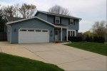 411 Lindenwood Dr Hartland, WI 53029 by Realty Executives - Integrity $374,900