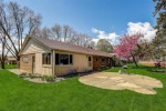 2426 S Green Links Dr West Allis, WI 53227-1828 by Re/Max Realty Pros~milwaukee $299,900
