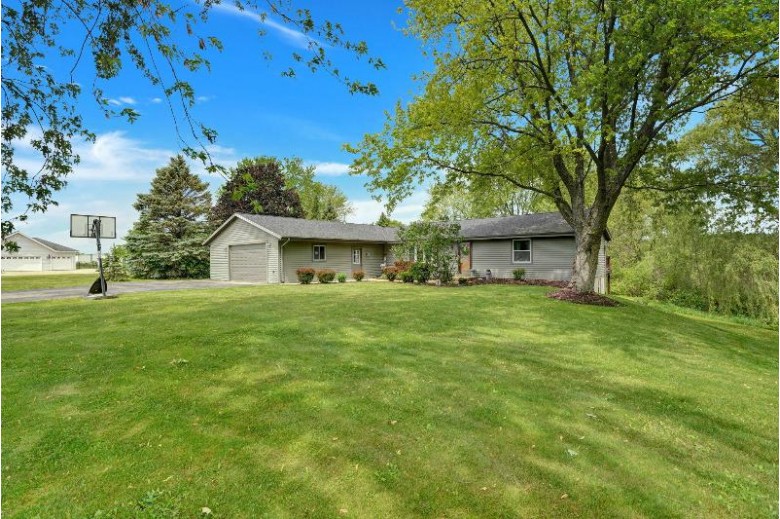 N8370 Greenwald Ct East Troy, WI 53120 by Realty Executives - Integrity $475,000