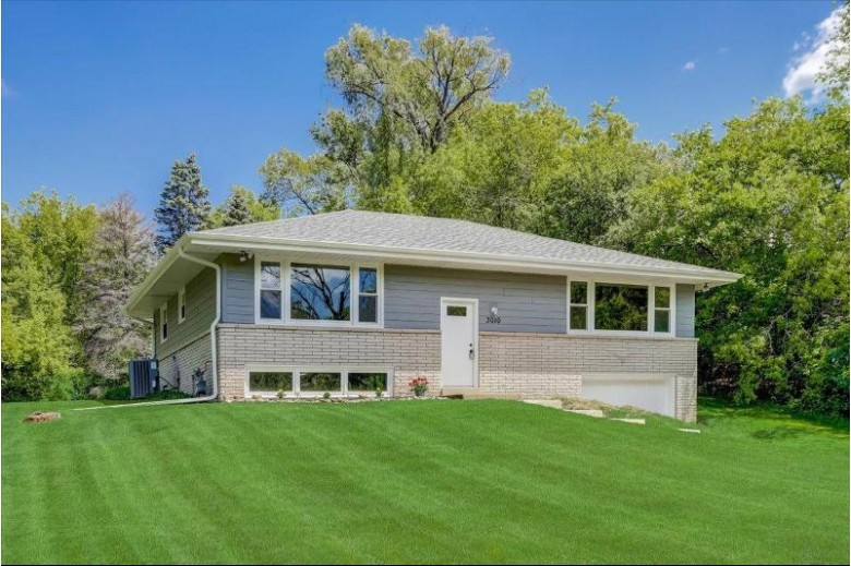 3010 S 130th St, New Berlin, WI by Re/Max Realty Pros~brookfield $319,900