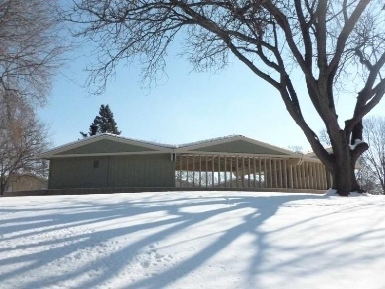 4545 W Pine Street J, Appleton, WI by Coldwell Banker Real Estate Group $125,000