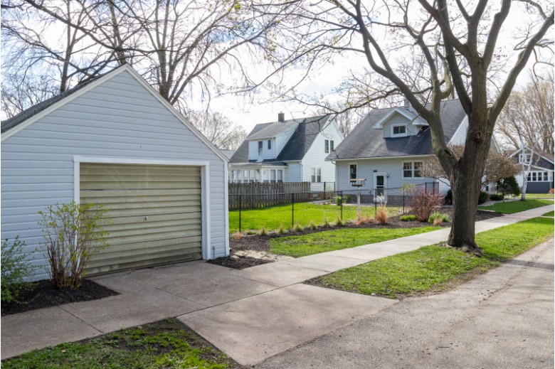 142 W 23rd Avenue Oshkosh, WI 54902-7037 by First Weber Real Estate $219,900