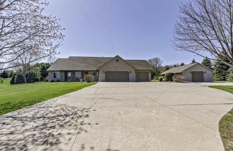2795 St Pats Drive Suamico, WI 54313 by Assist 2 Sell Buyers & Sellers Realty, LLC $399,900