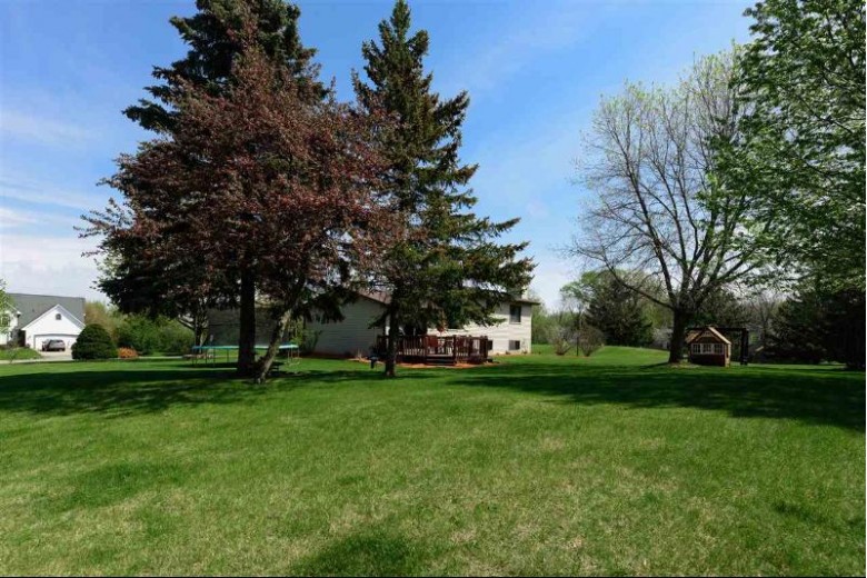5127 Ciscel Drive Oshkosh, WI 54904-8500 by First Weber Real Estate $289,900