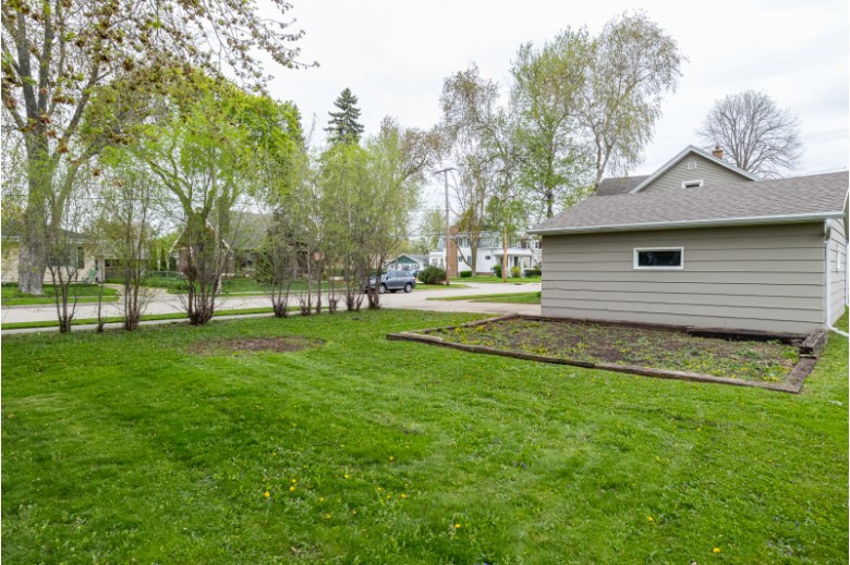 459 W 17th Avenue Oshkosh, WI 54902-6858 by First Weber Real Estate $134,900