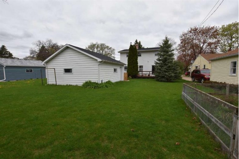 1221 Faust Avenue Oshkosh, WI 54902 by RE/MAX On The Water $187,500