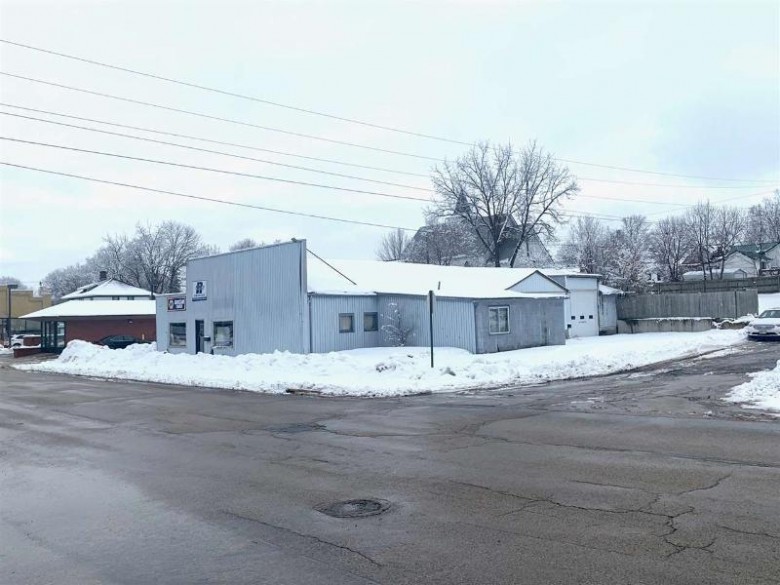 105 W Fountain St, Dodgeville, WI by First Weber Real Estate $69,500